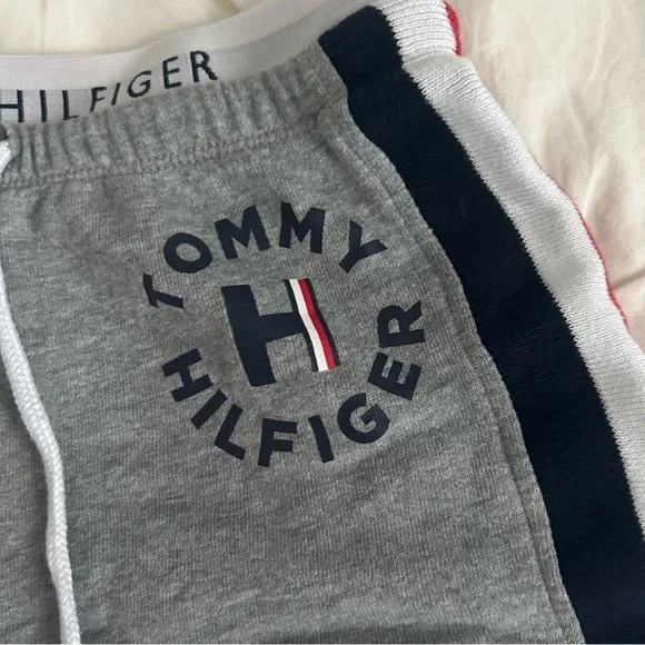 Women’s Tommy Hilfiger Grey Adjustable Athletic Shorts Size: XS - Picture 3 of 7